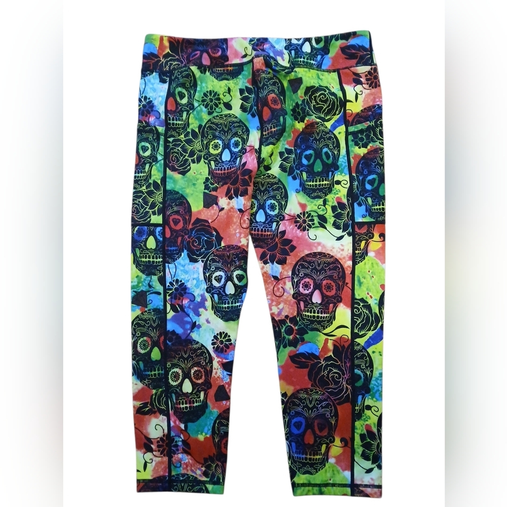 CONSTANTLY VARIED GEAR. Skull Rose Print. Capri Leggings.  Womens.  Size XXL